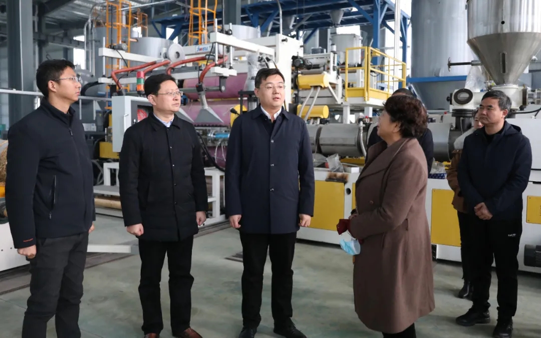 領導關懷 l 區長張灝一行調研歐西盾新廠區建設